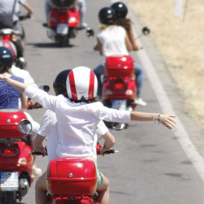 Chianti tour by the iconic Vespa, from Siena