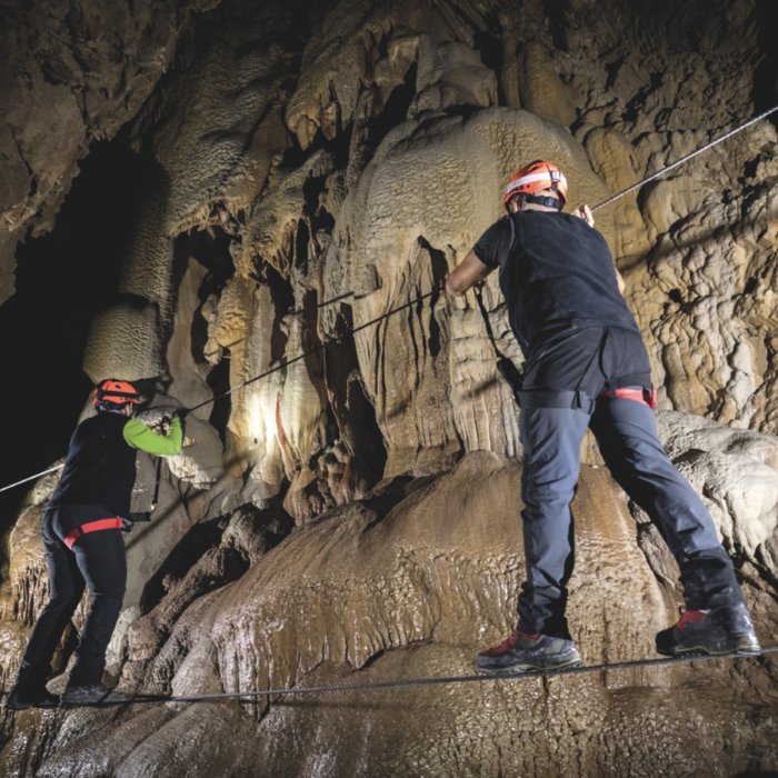 Escursione guidata alle Grotte di Equi Termi