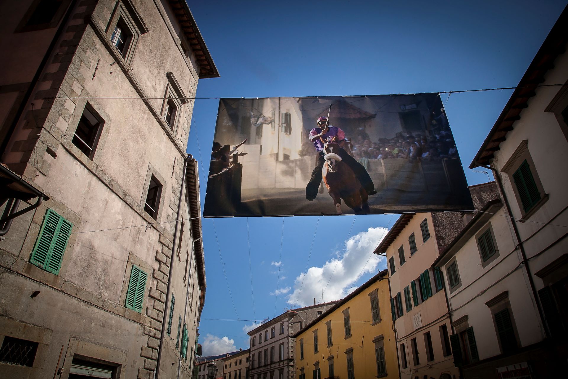 Striscione del palio di Castel del Piano