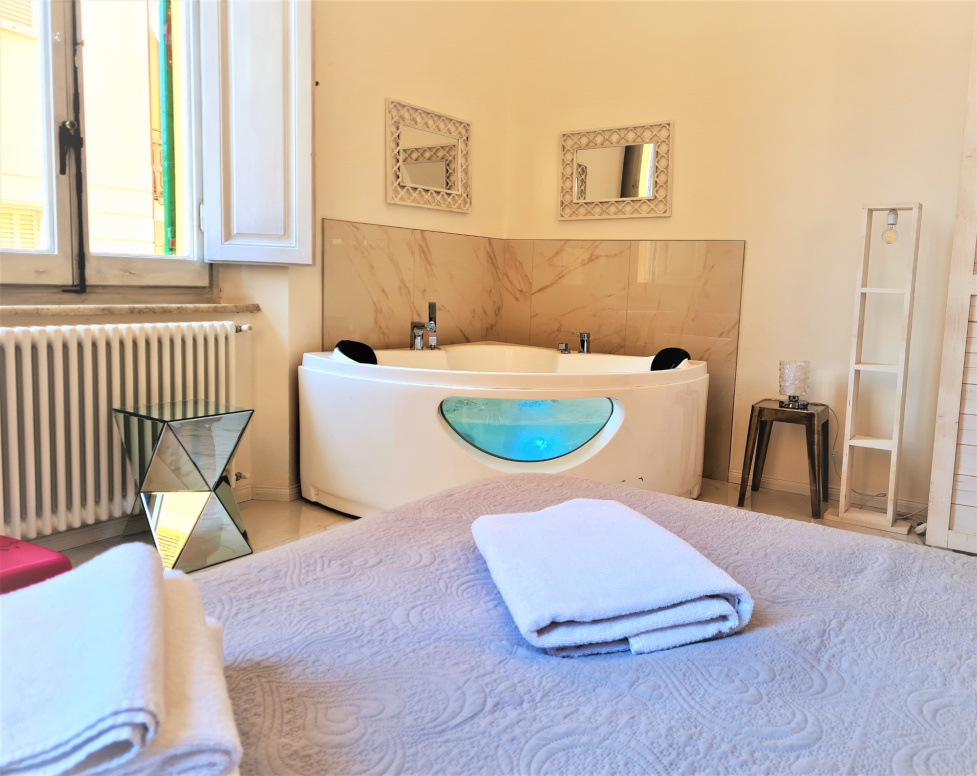 Suite con vasca idromassaggio dell'Affittacamere Allegra Viareggio