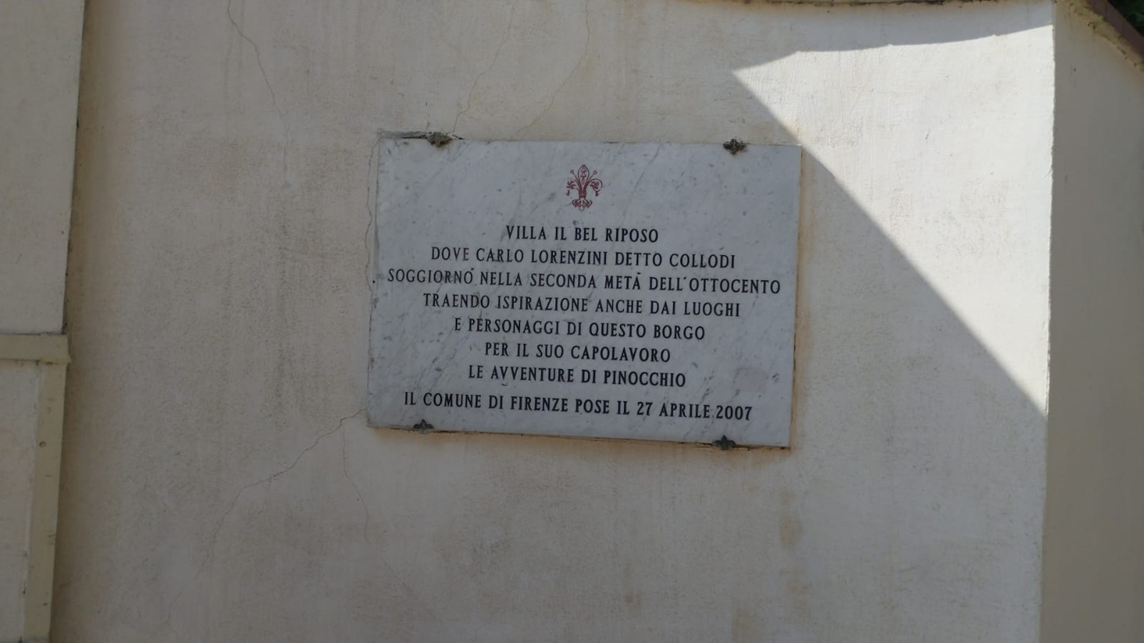 La placa conmemorativa de Collodi en Castello