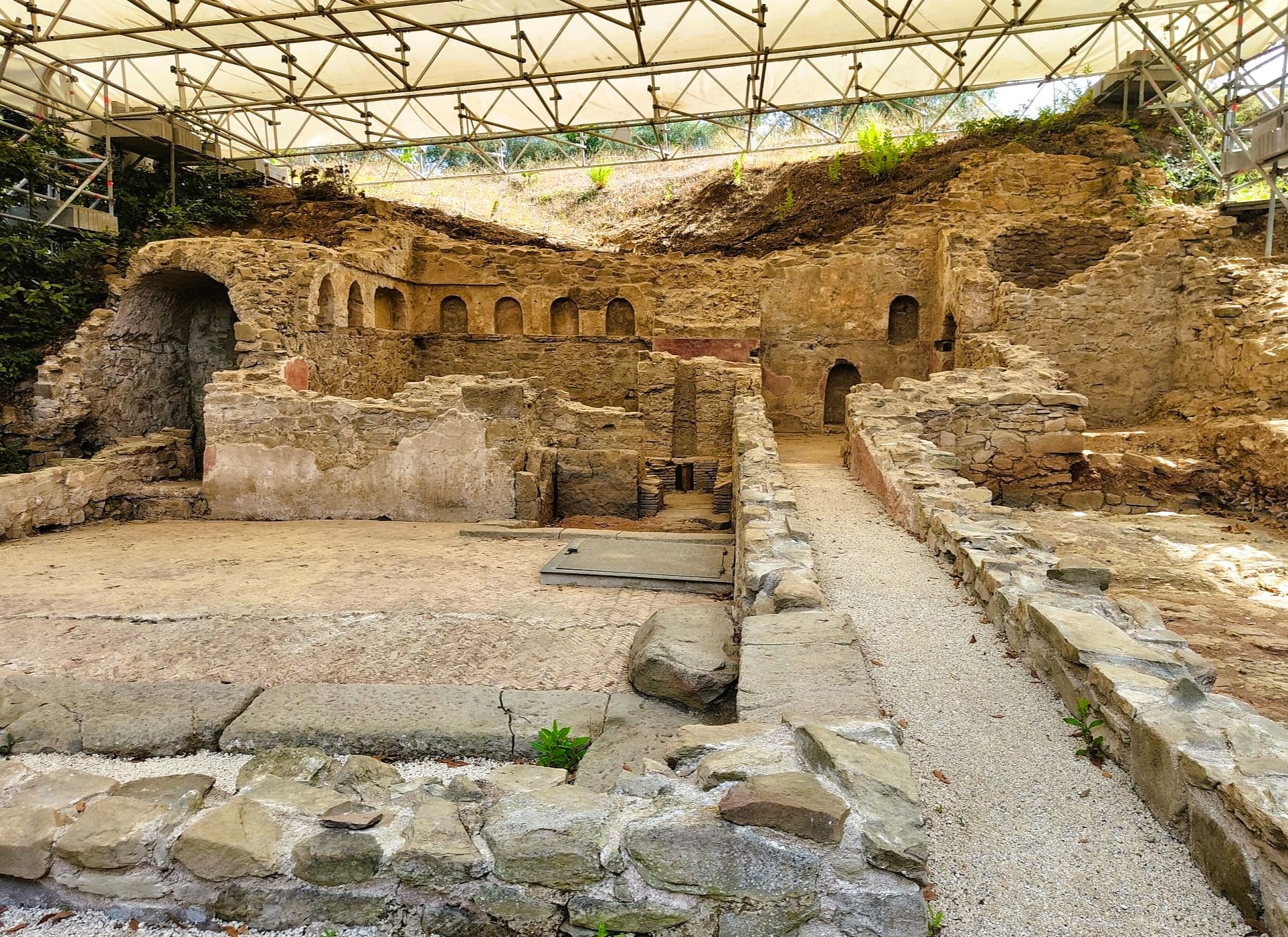 Le antiche terme pubbliche di Populonia