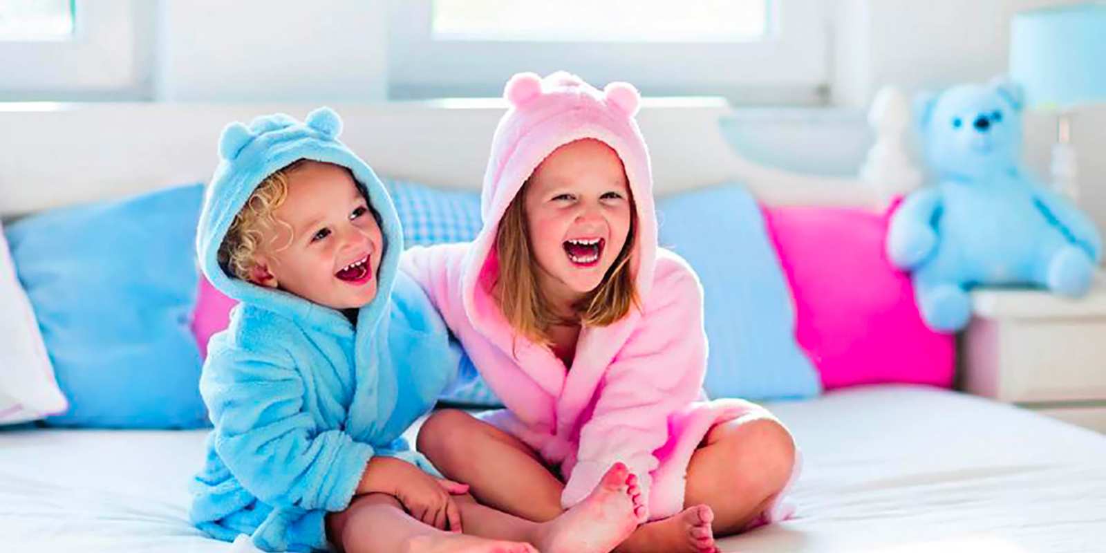 Piscina termale coperta per adulti e bambini Piscina termale coperta per adulti e bambini