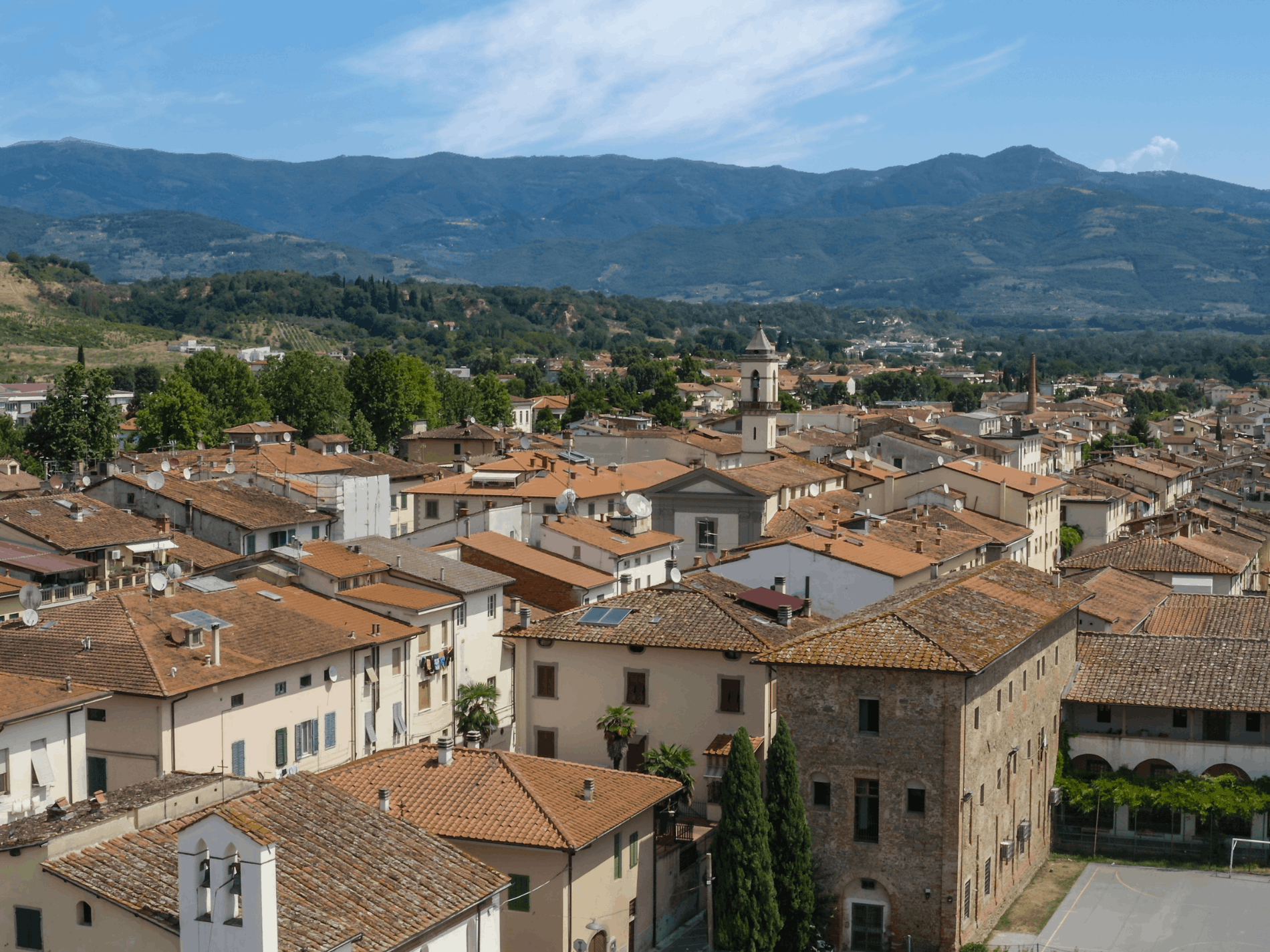 Vista del paese di Terranuova Bracciolini dall'alto