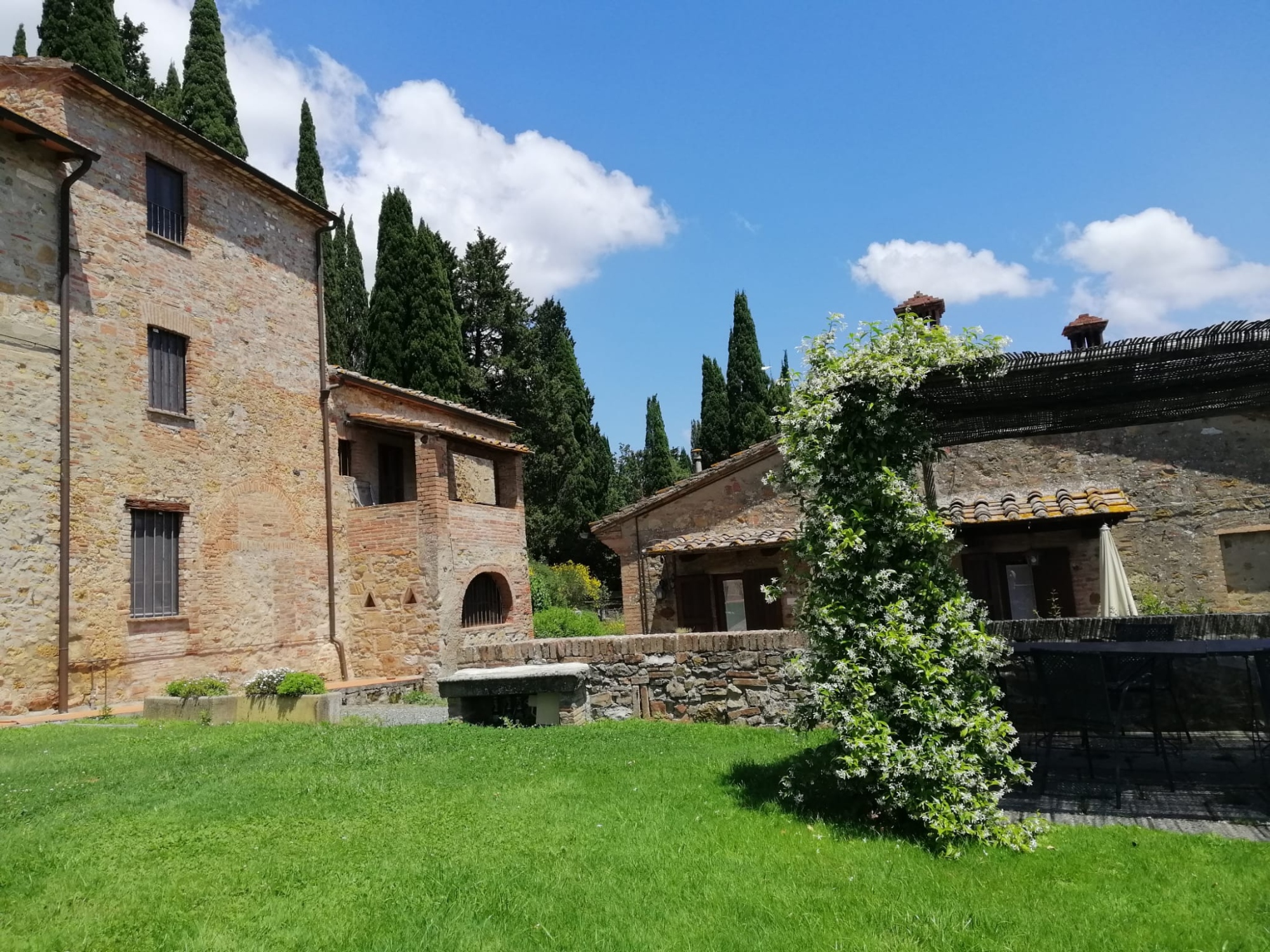 Soggiorna a Borgo il Castagno per fine estate e approfitta del 20% di sconto su tutti gli appartamenti
