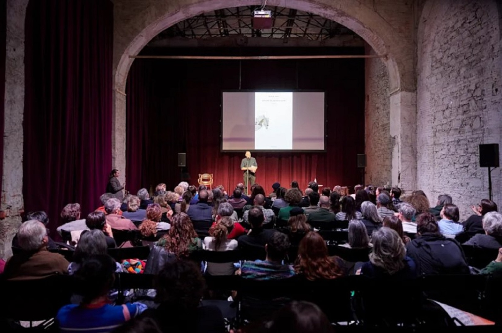 Uno scatto durante una delle presentazioni della manifestazione Testo, alla Stazione Leopolda