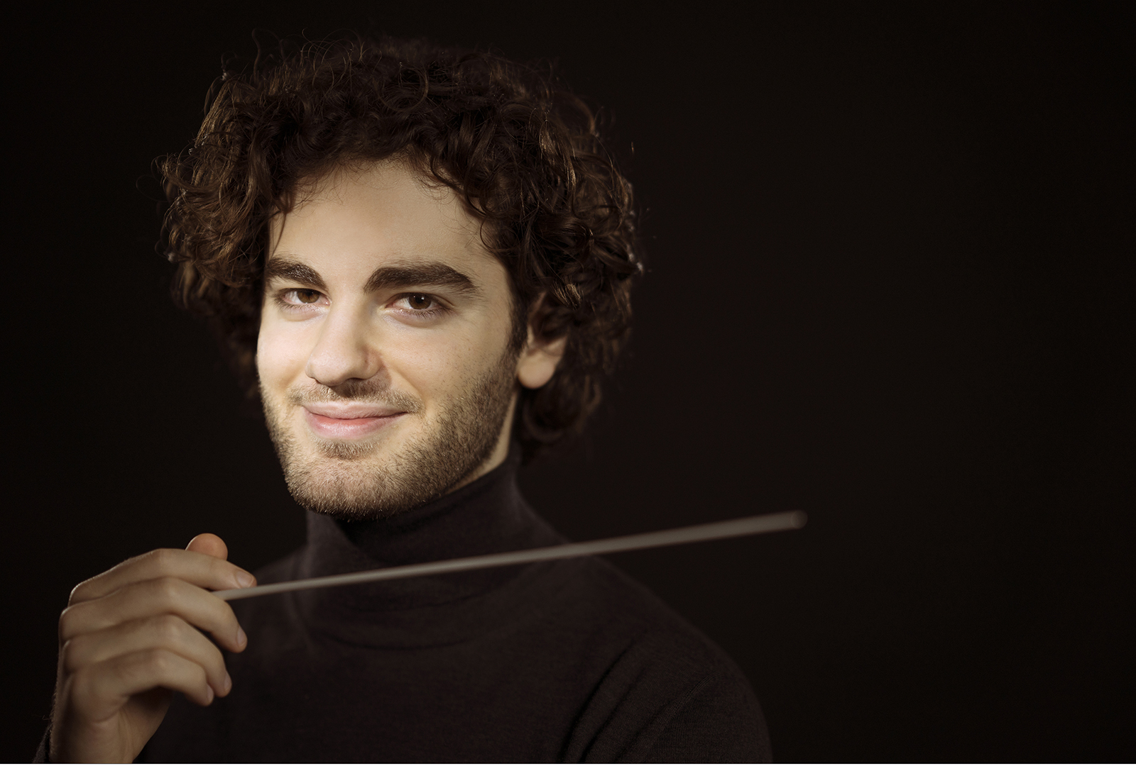 Emmanuel Tjeknavorian, direttore