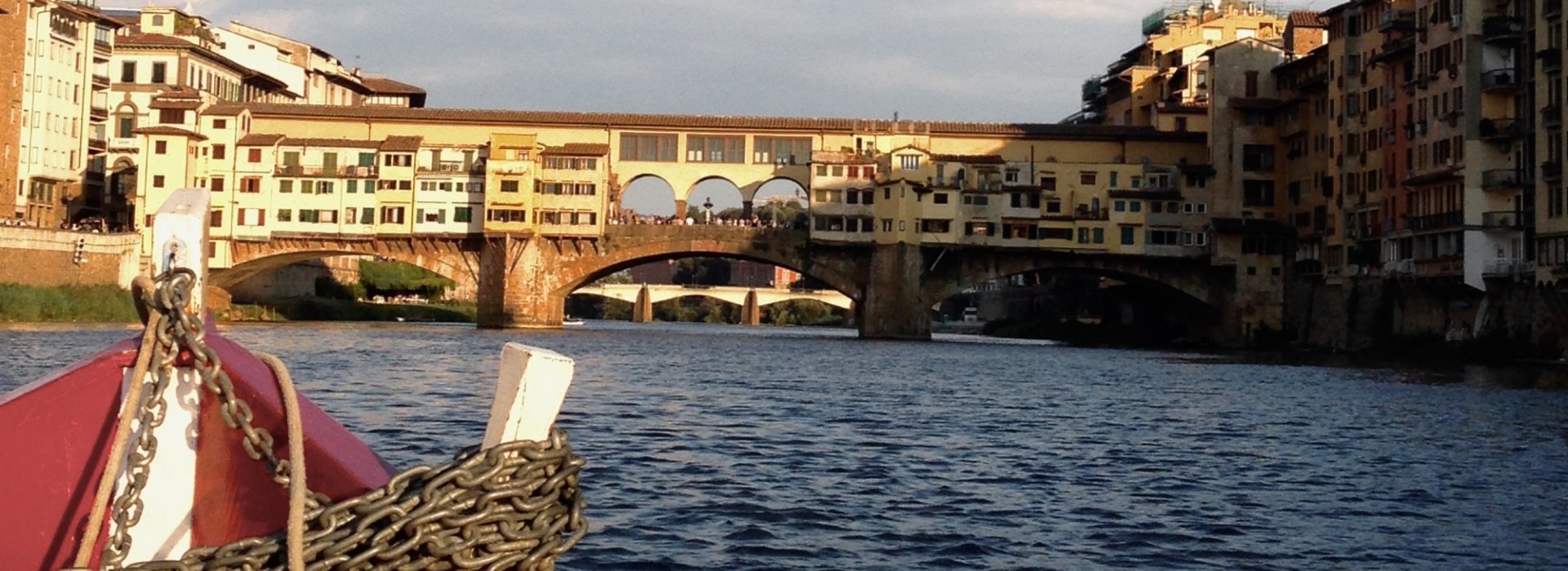 Tour dell’Arno in barca a Firenze con visita speciale della città