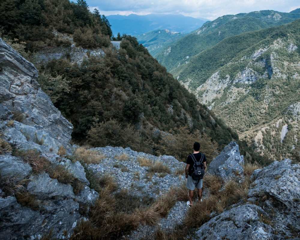 Trekking along the ridges of the Apuane