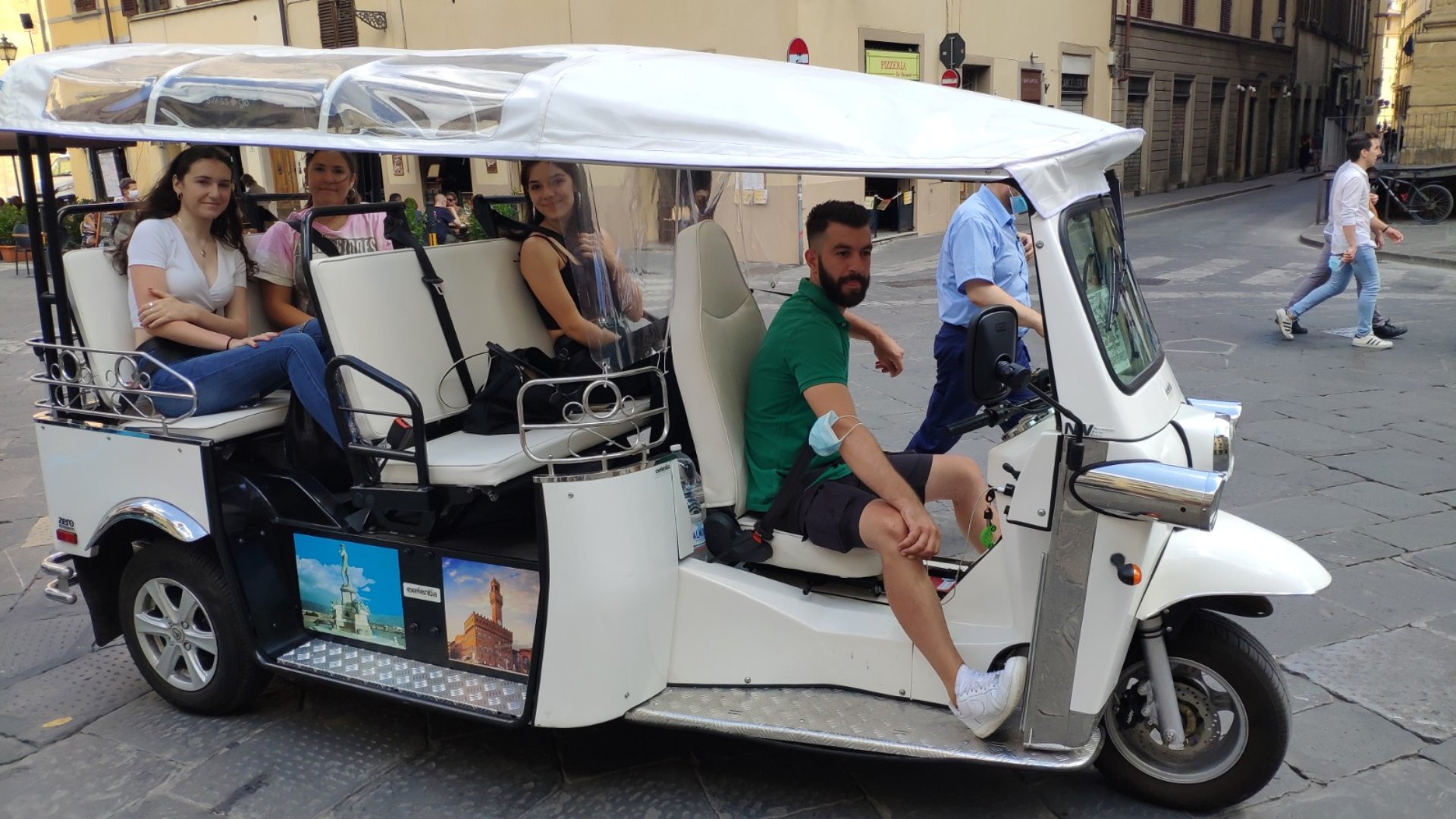 Classic tour by electric golf cart