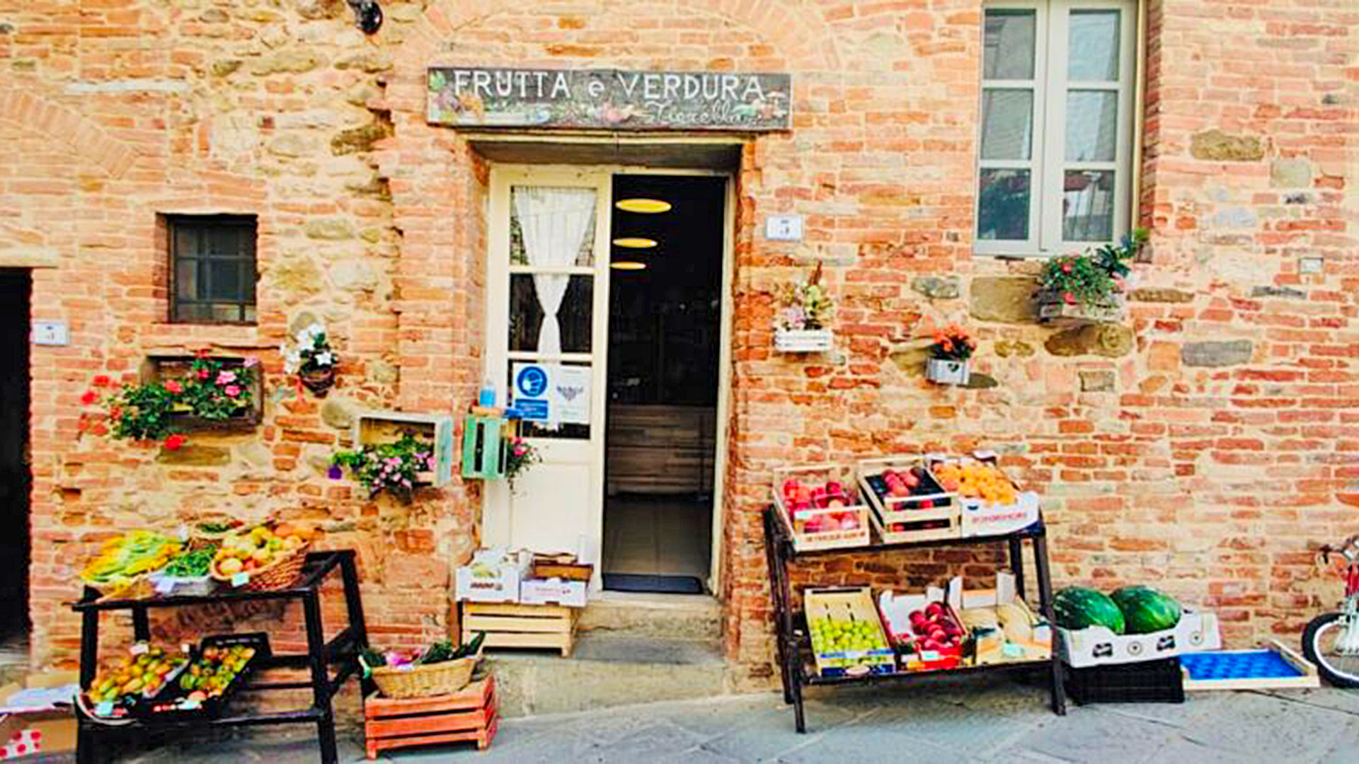 Corso di cucina toscana, shopping con la gente del posto, degustazione di vini, per amanti del cibo