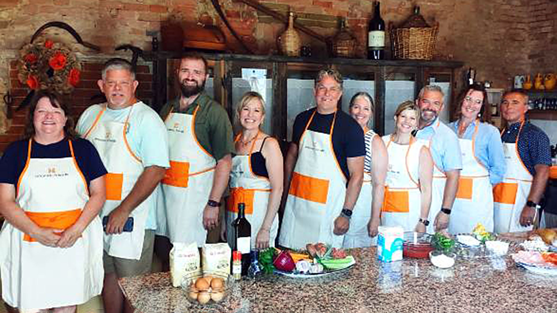 Corso di cucina toscana, shopping con la gente del posto, degustazione di vini, per amanti del cibo