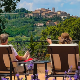 Unsere Gäste können sich im Fonte Martino entspannen und eine wunderbare Aussicht auf Montepulciano und die Hügel der Toskana genießen