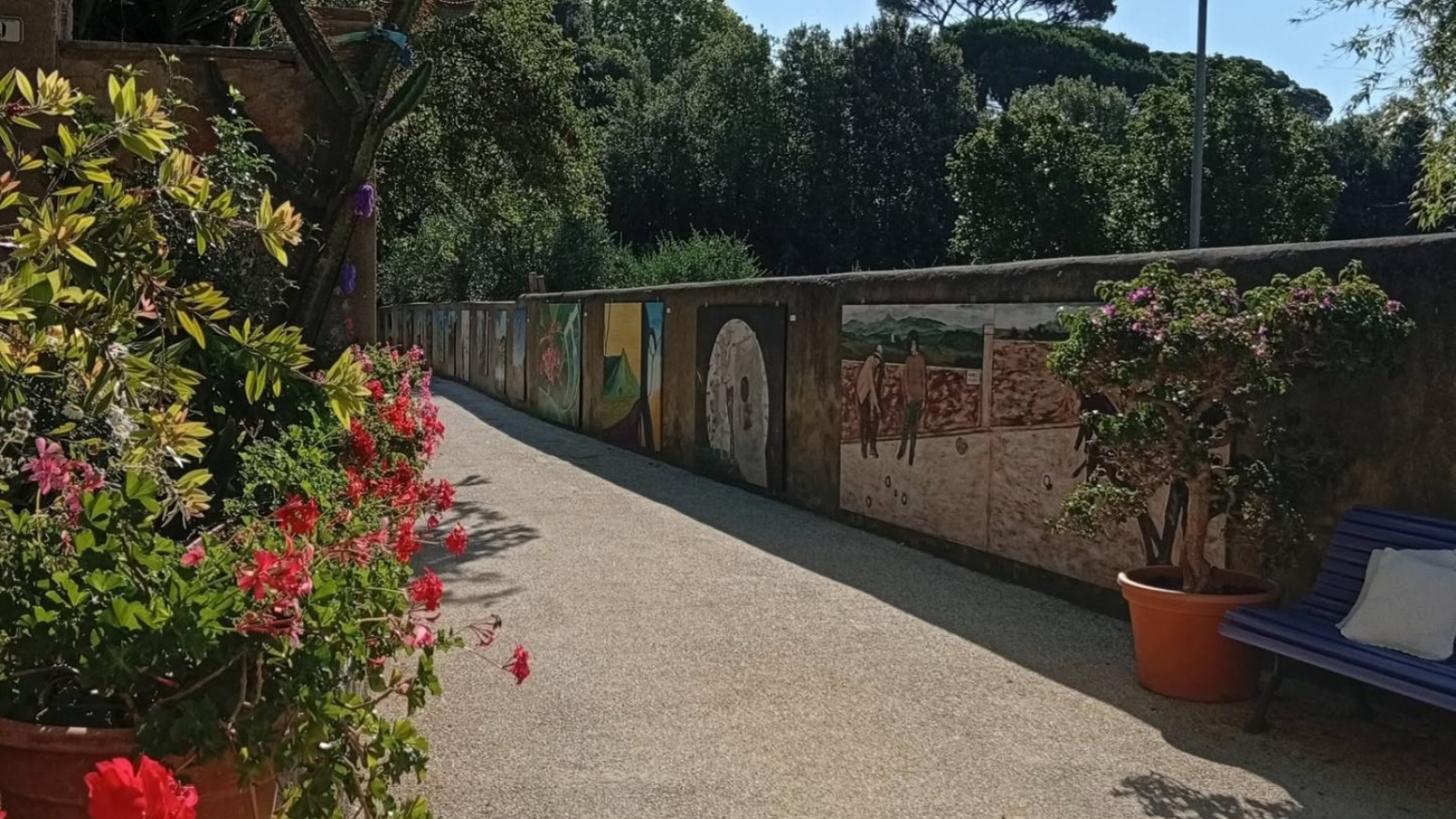 Via degli artisti con opere d'arte