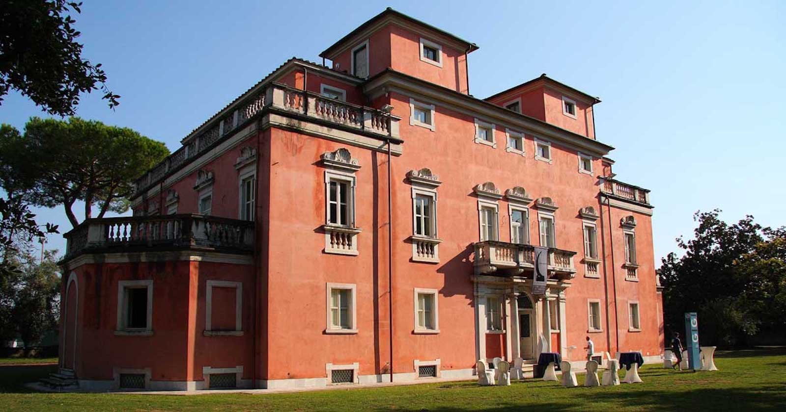 Villa La Rinchiostra a Massa