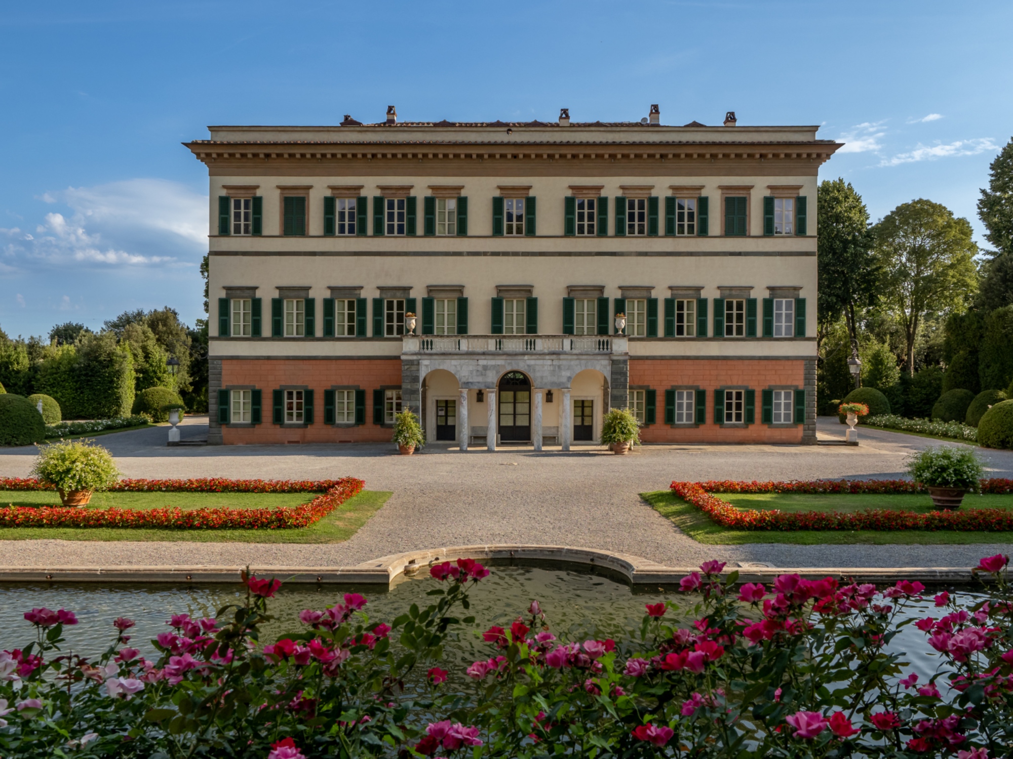 A magnificent stay in the countryside of Lucca among the historic Villas