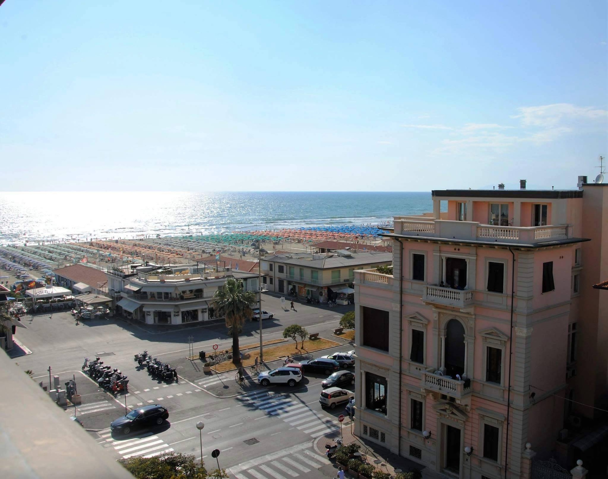 Villa Tina and the Viareggio seaside