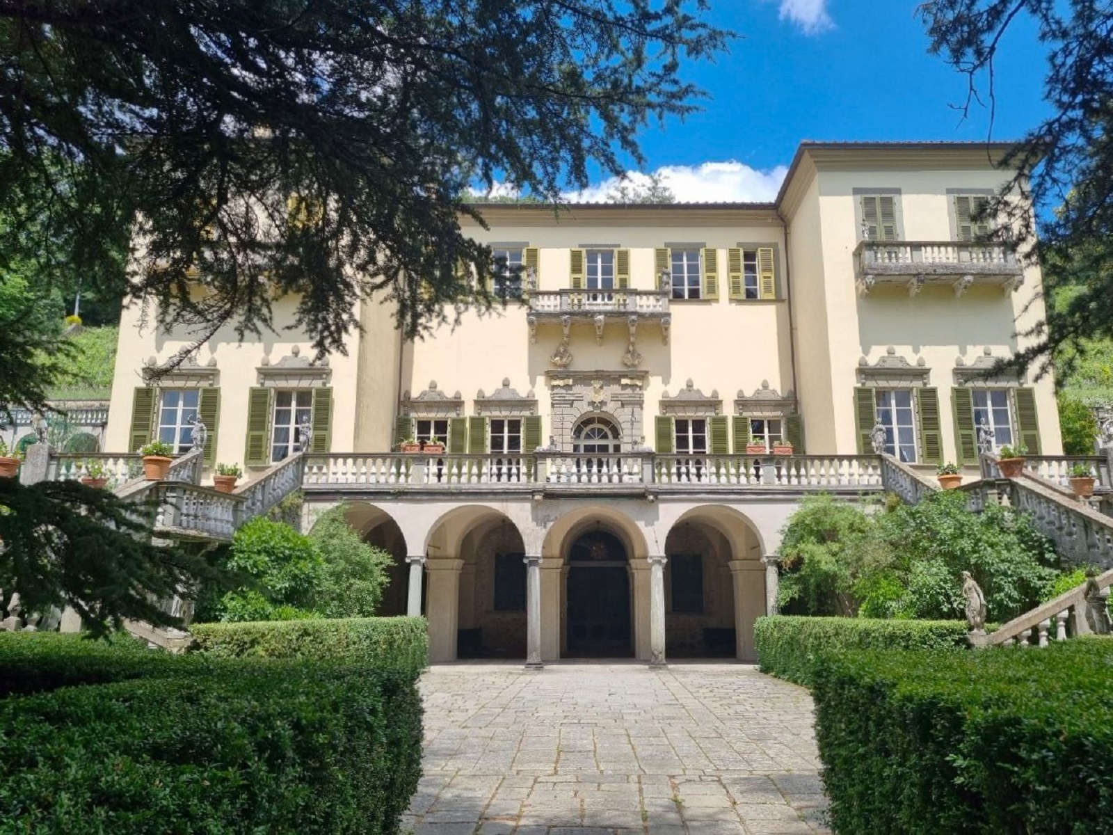 Guided tours throughout the year to discover Villa Dosi Delfini, jewel of the baroque Pontremoli