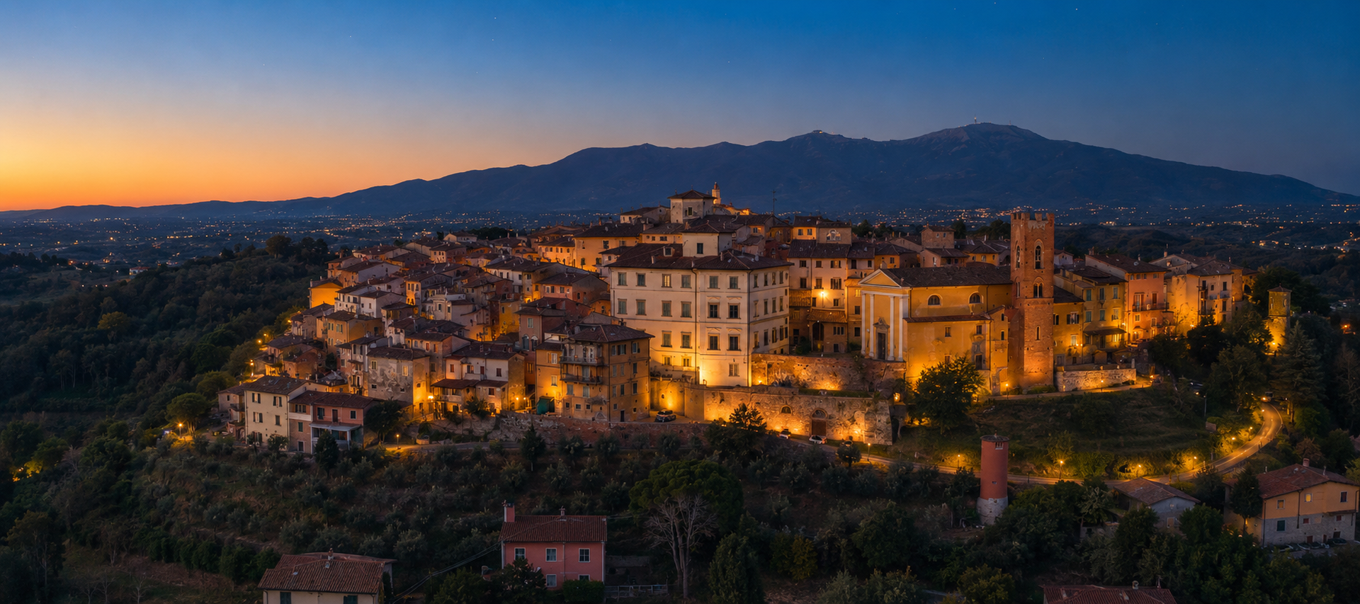 Il borgo di Santa Maria a Monte al crepuscolo