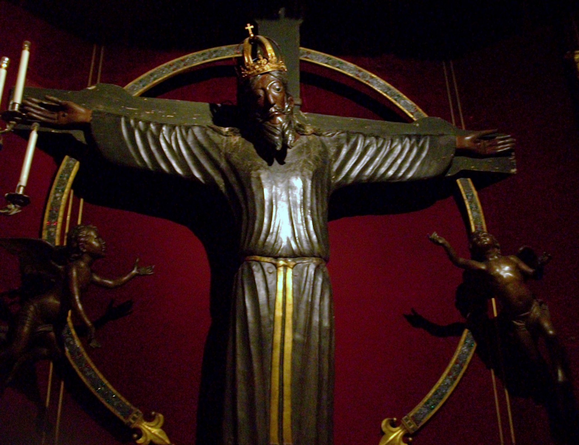 Crucifix-Lucques