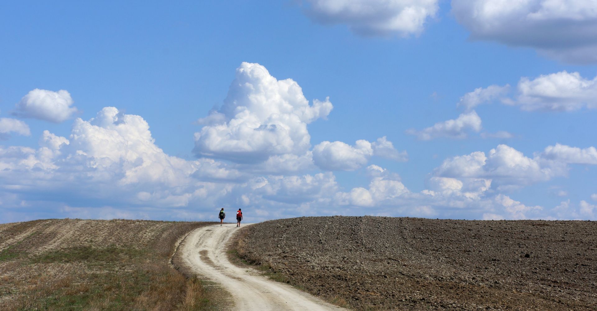 walking-near-buonconvento