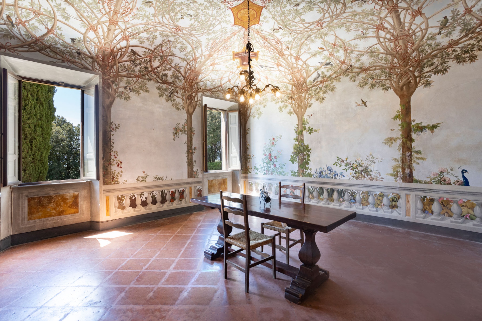 Villa Certano: sala con affreschi