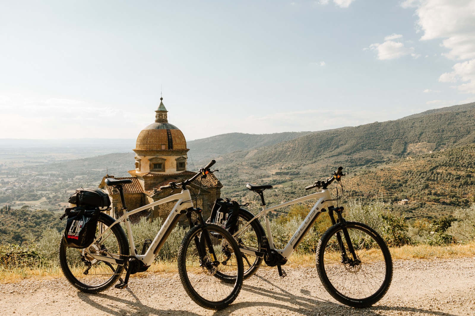 Cortona: guided e-bike tour around the Etruscan city