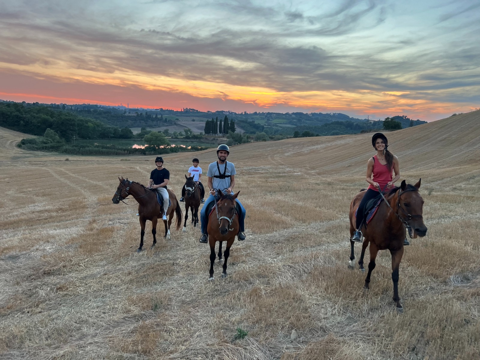 Passeggiata a cavallo tra storia e natura