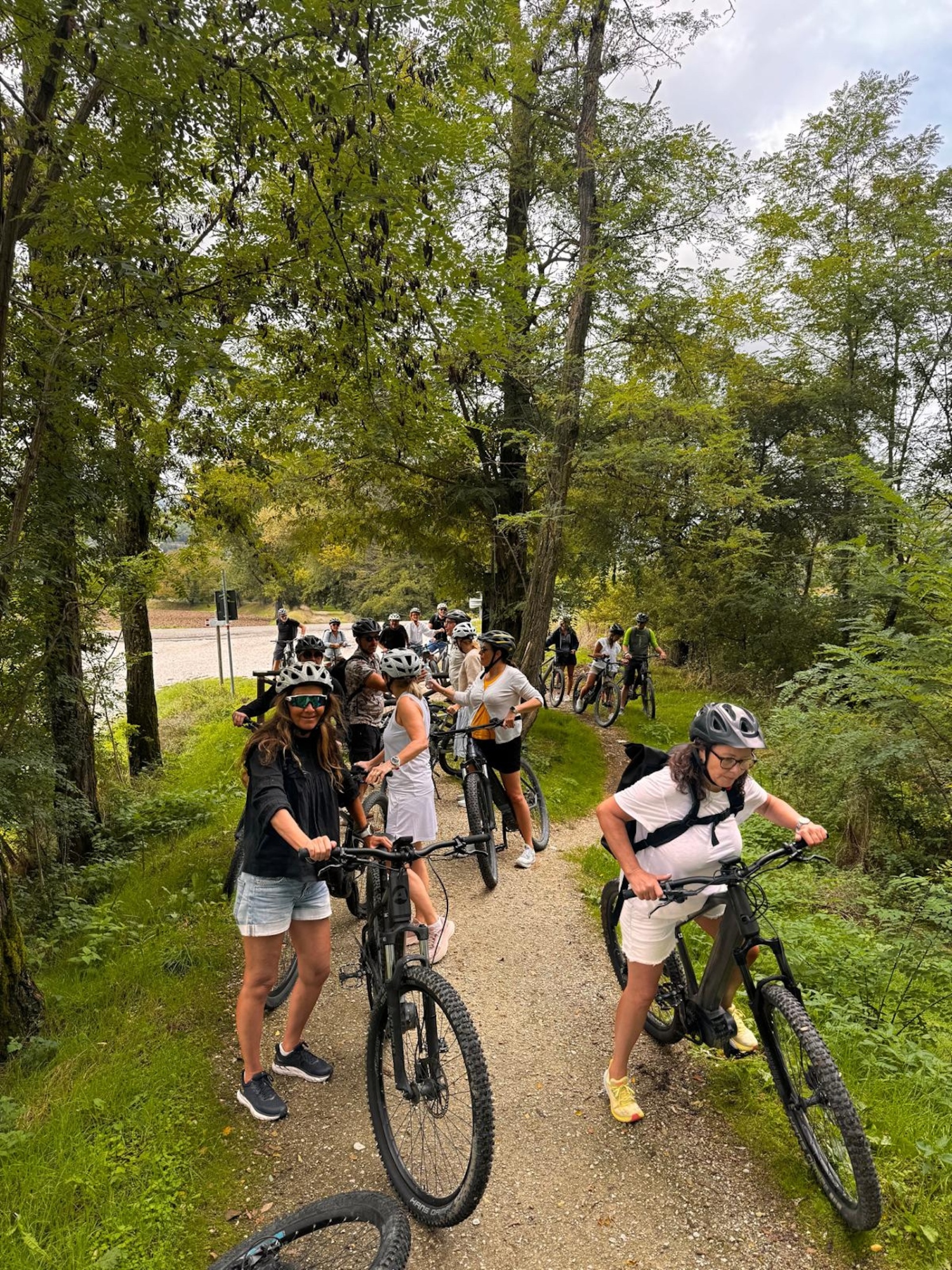 Persone in bicicletta al Parco delle Foreste Casentinesi