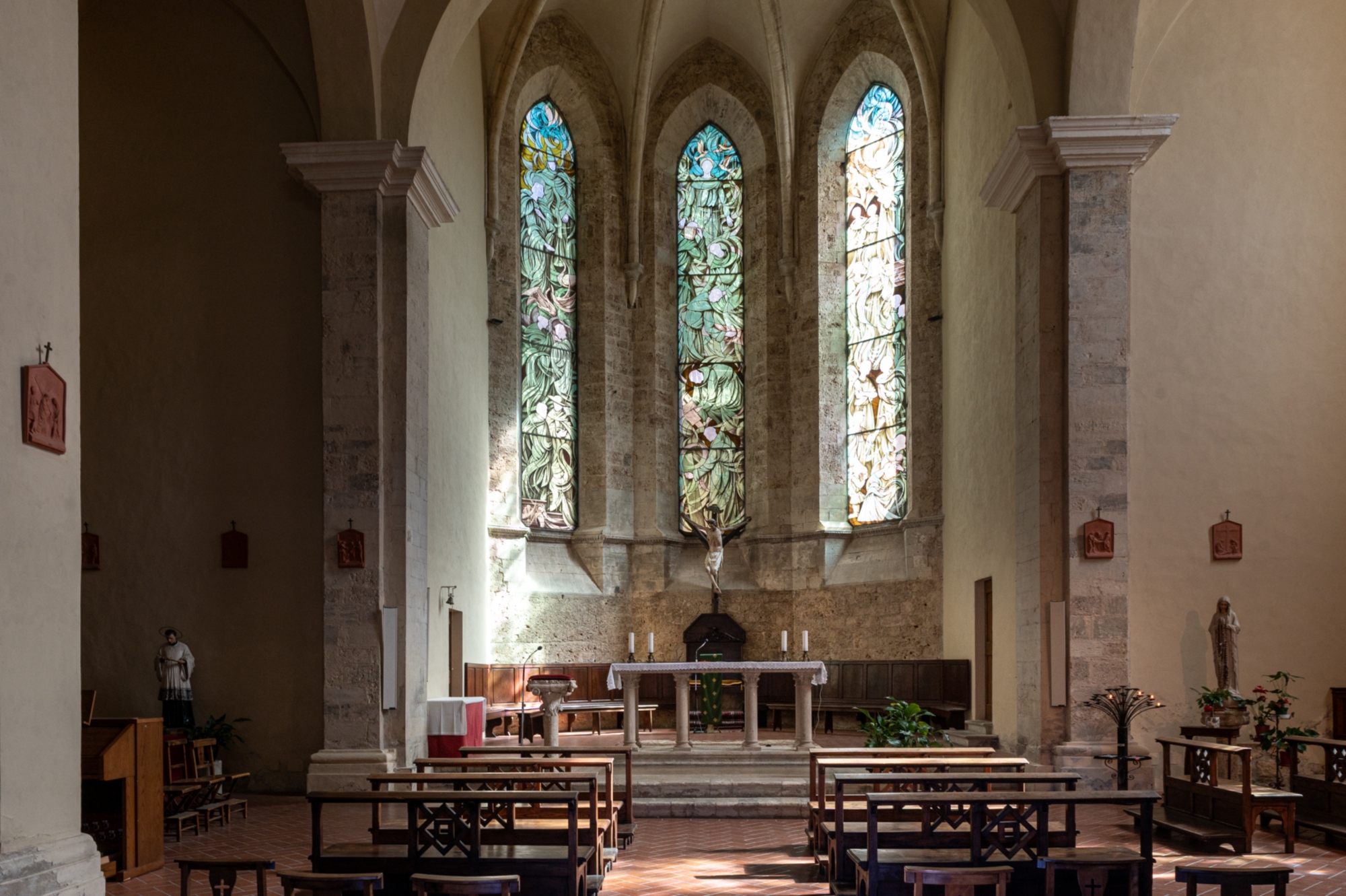 L'interno della chiesa
