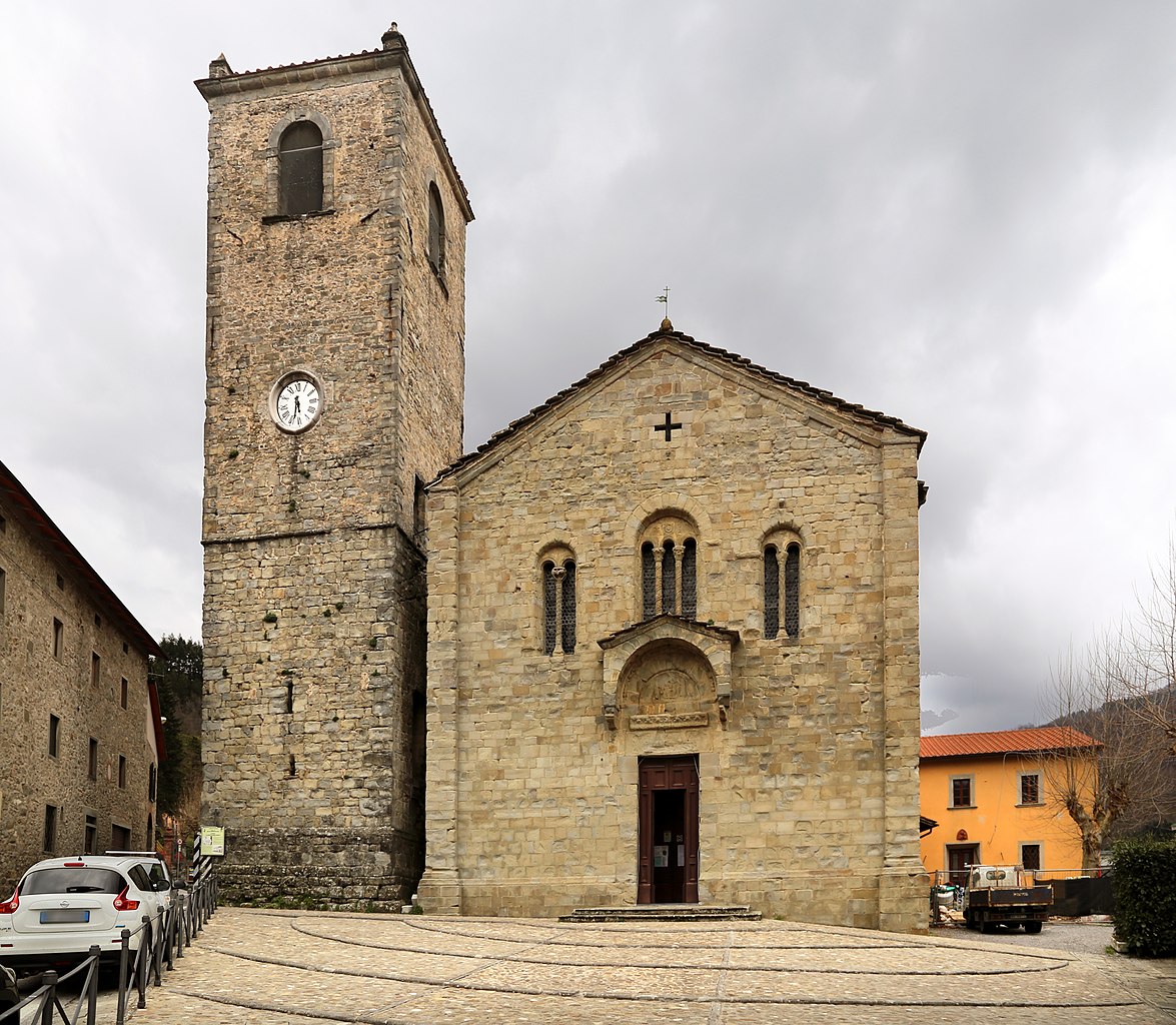 Fachada de la iglesia