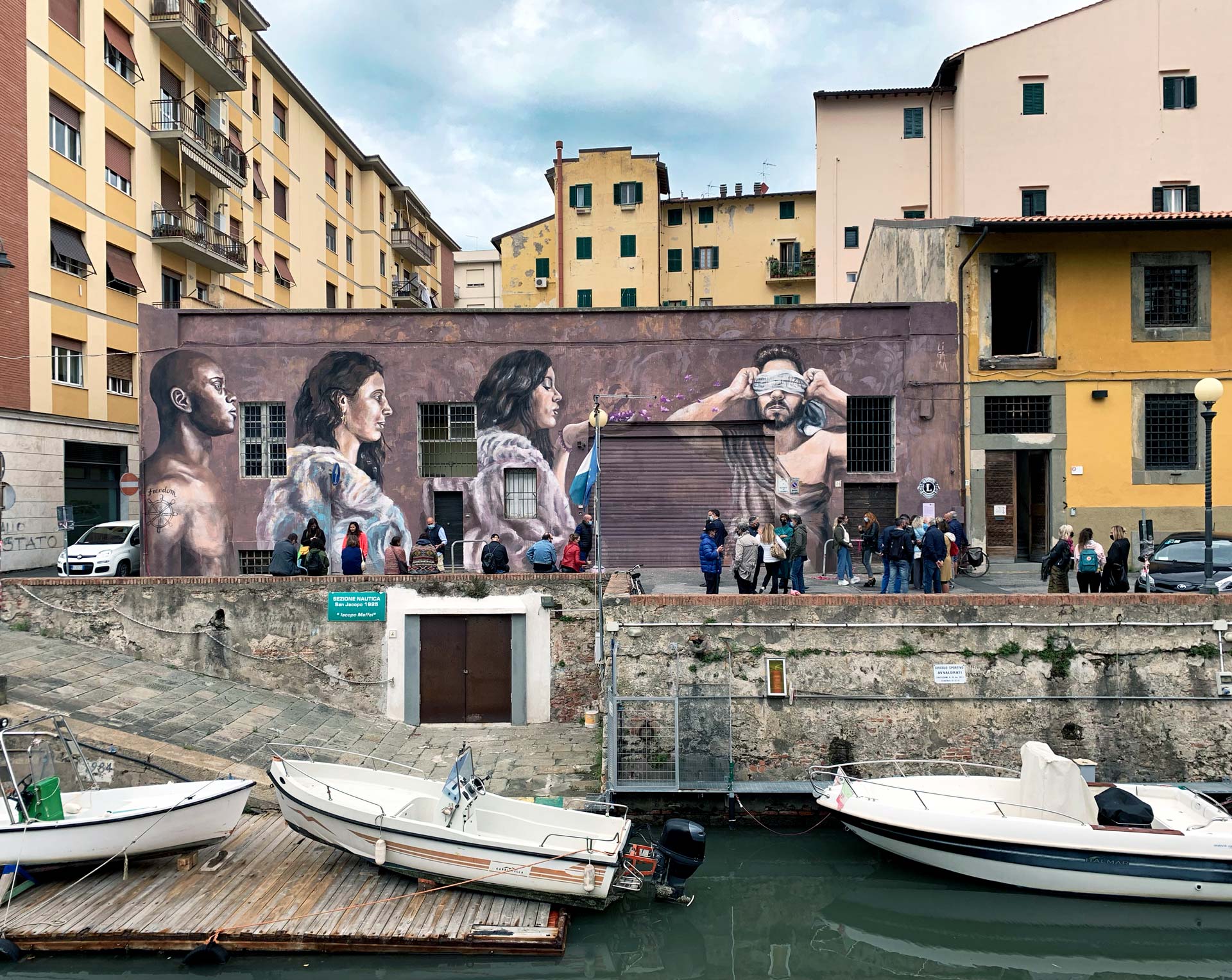 Arte Callejero en Livorno: Mart y el mar