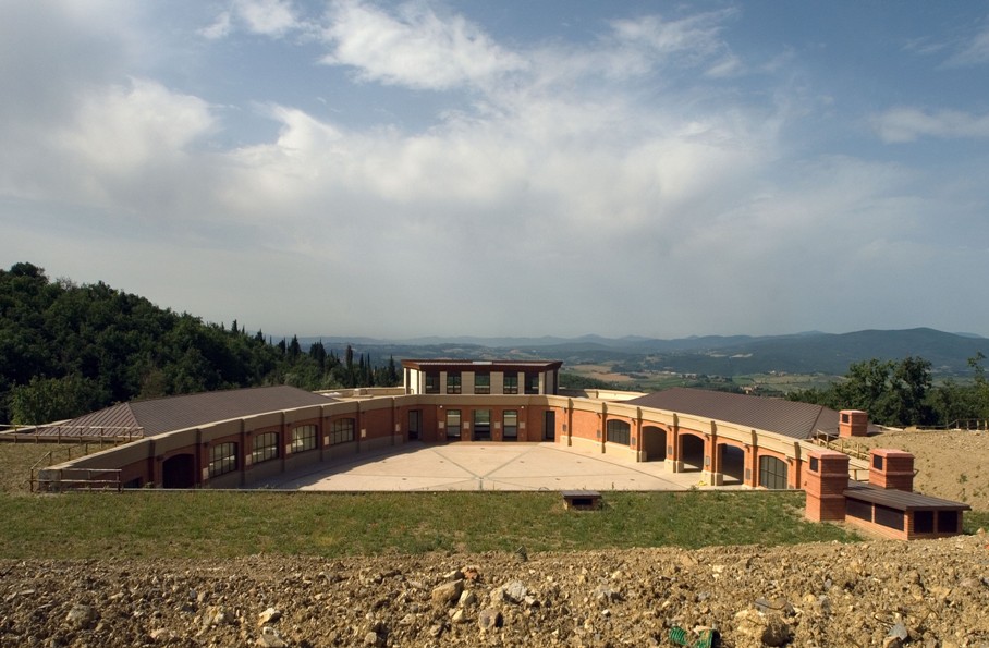 L'esterno della cantina di Fonterutoli