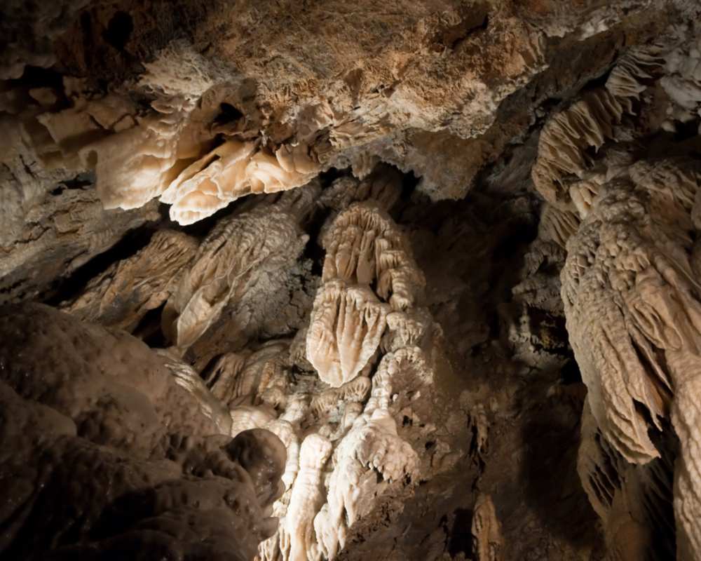 Im Inneren der Grotta del Vento