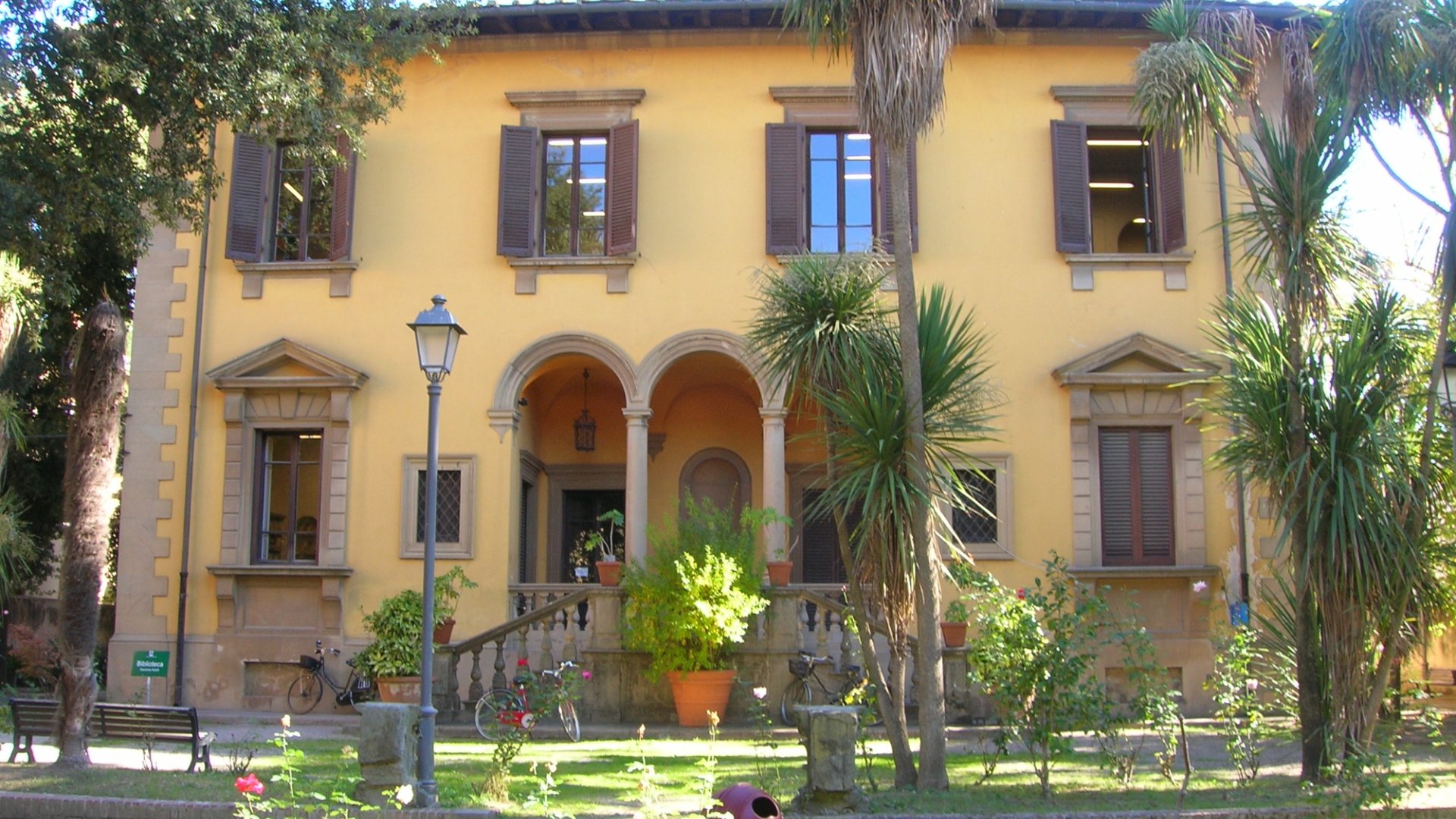 Pontedera, Villa Crastan - Biblioteca Municipal