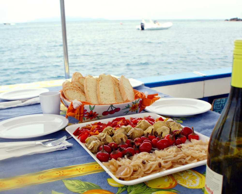 Fish and wine on the boat