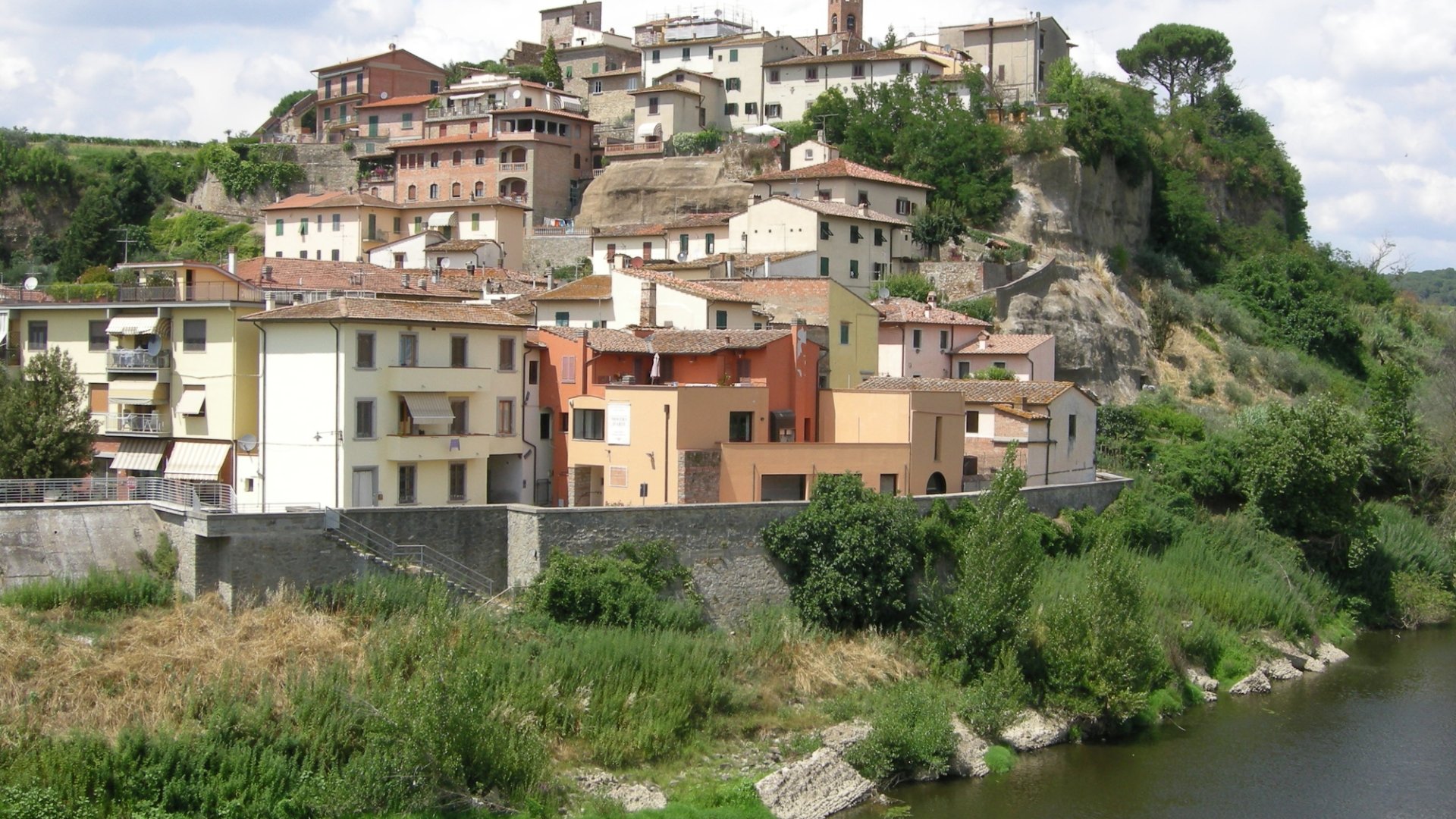 View of Capraia from the bridge over the Arno river