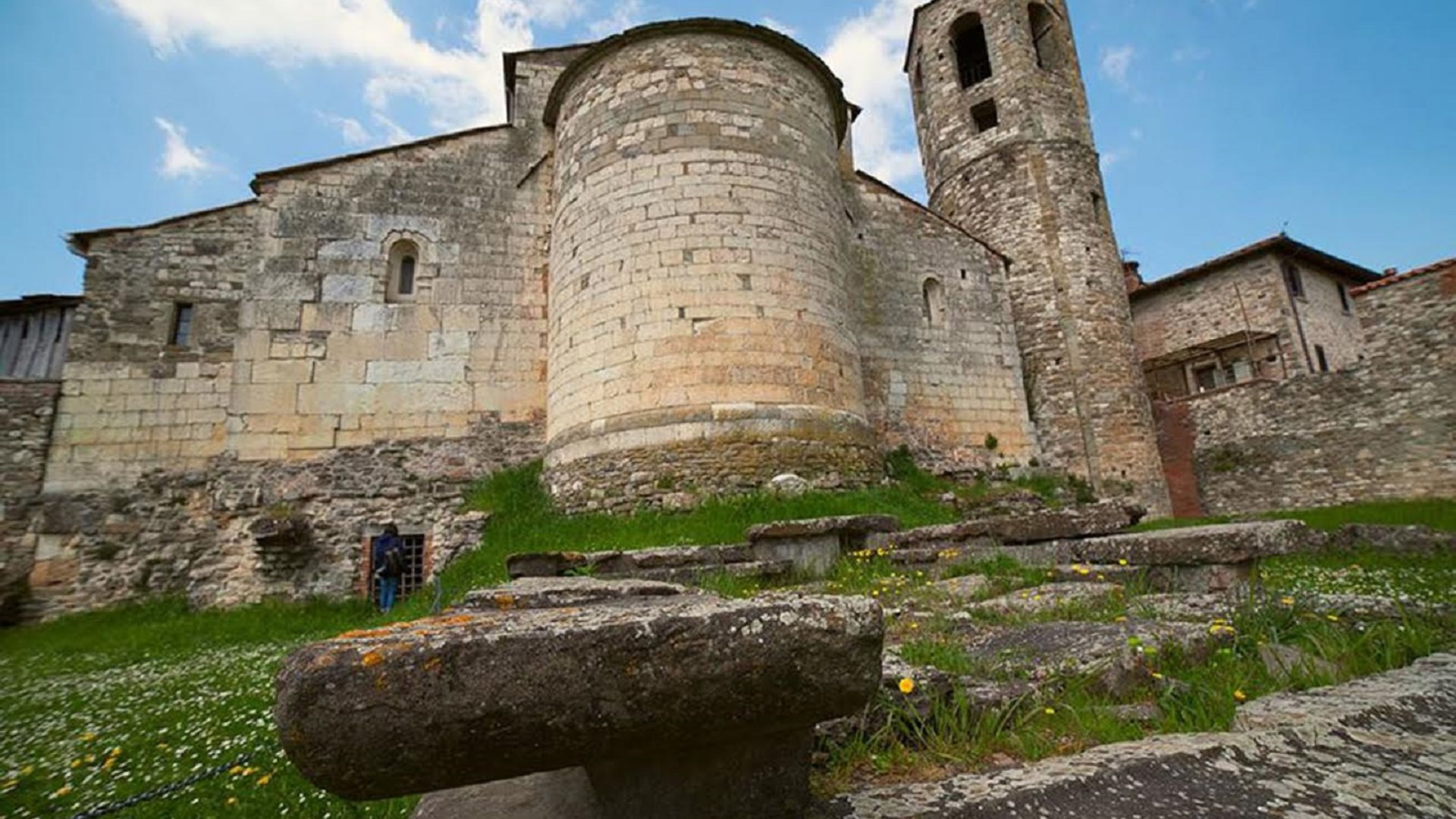 Ara etrusca Abside Pieve a Socana - Castel Focognano