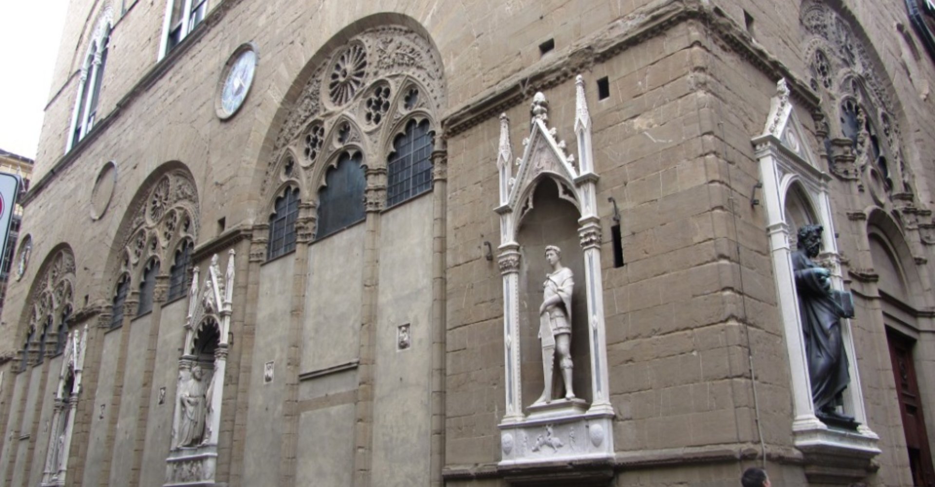 La-chiesa-di-Orsanmichele-e-la-nicchia-con-San-Giorgio-di-Donatello-1024x768