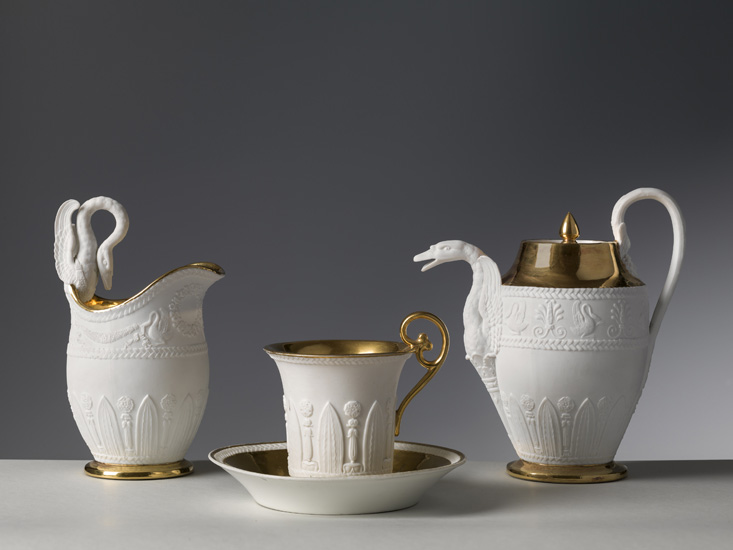 Manifattura di Dagoty e Manifattura Ginori, Servito da colazione, 1810 ca., biscuit e oro, Firenze, Museo delle Porcellane Manifattura di Dagoty e Manifattura Ginori, Servito da colazione, 1810 ca., biscuit e oro, Firenze, Museo delle Porcellane