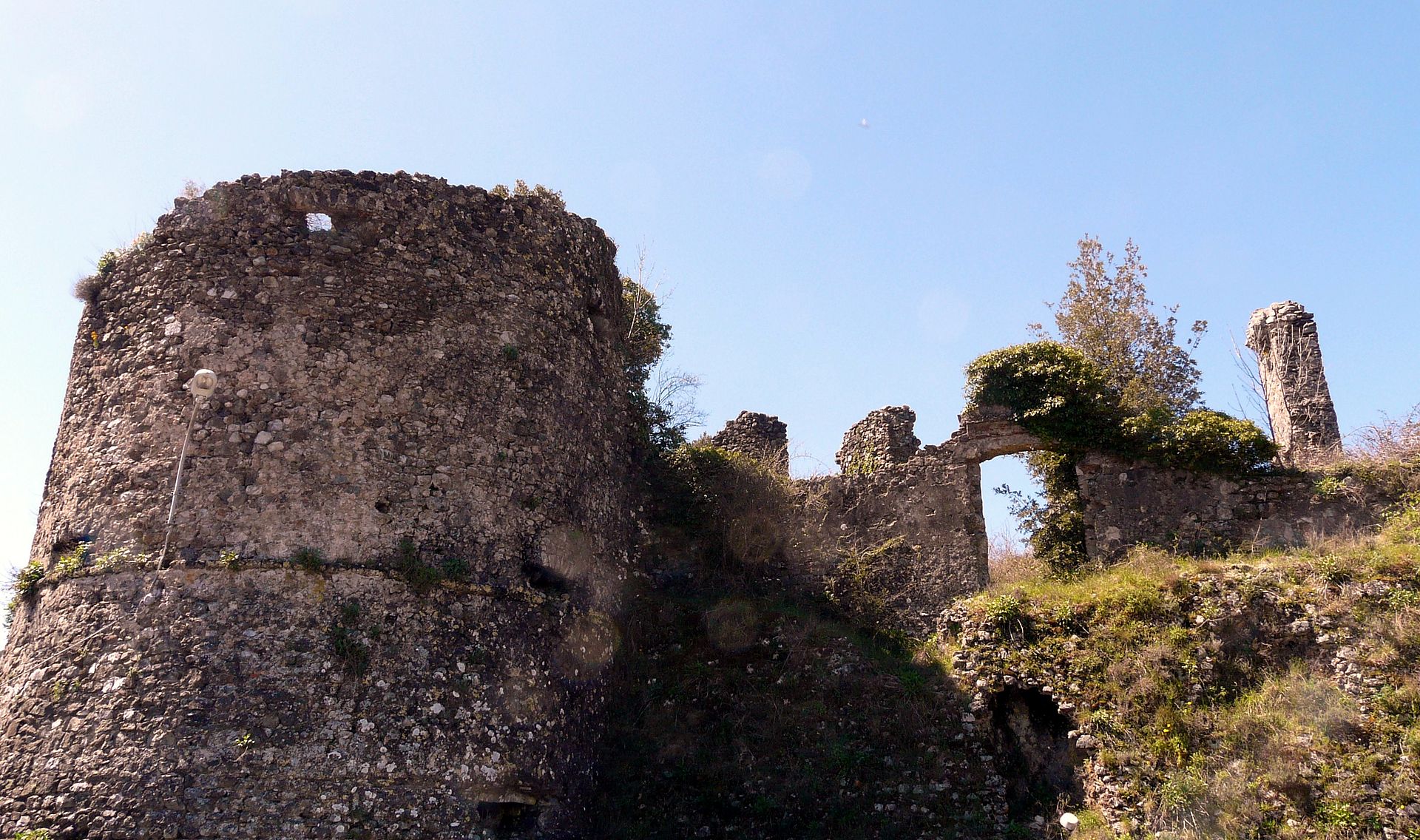 Bibola, ruinas del castillo