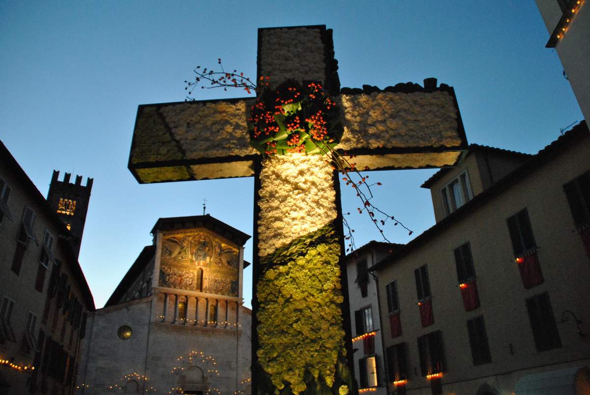 Fête de Santa Croce à Lucques