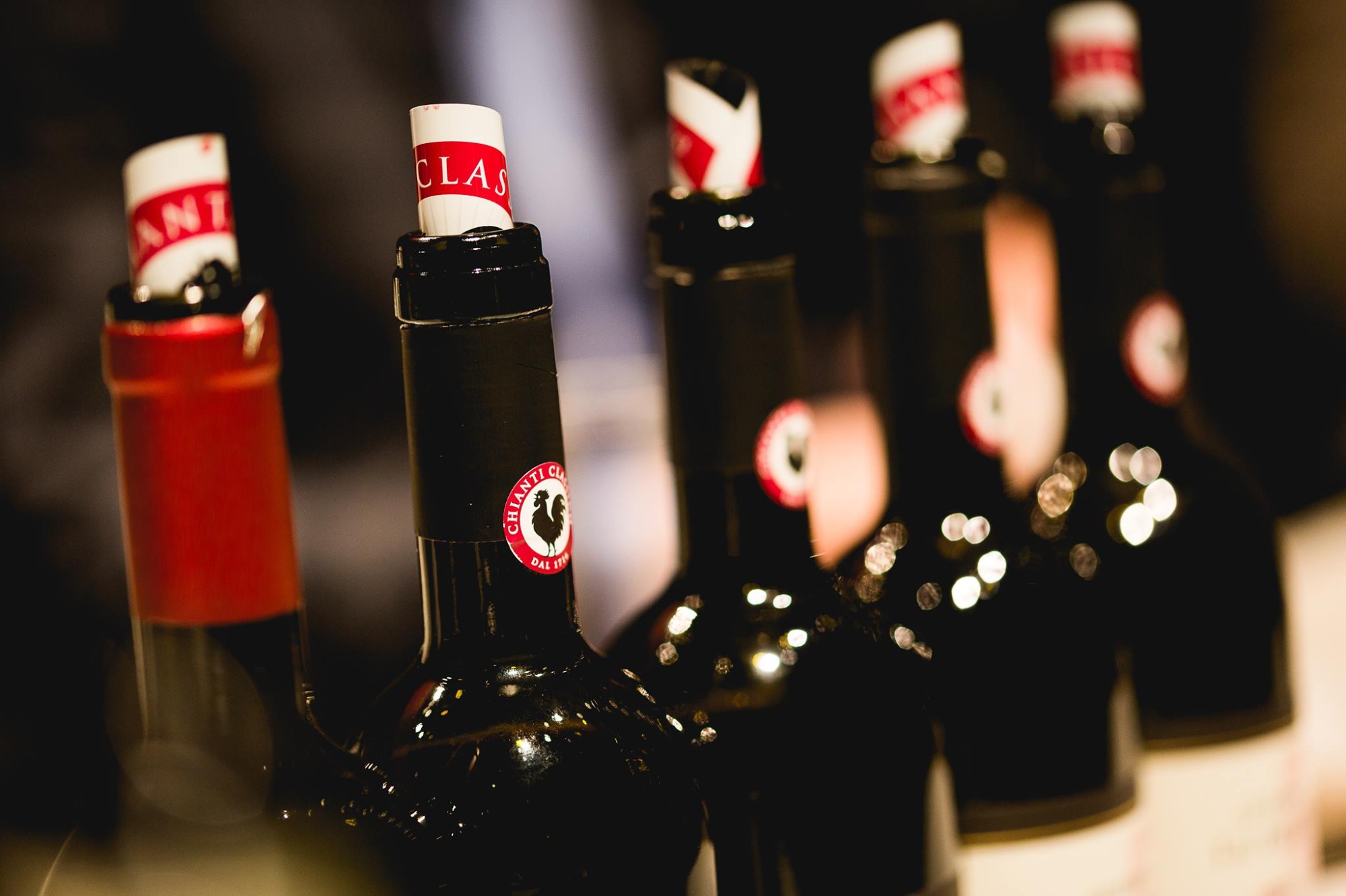 Botellas de delicioso vino Chianti Classico