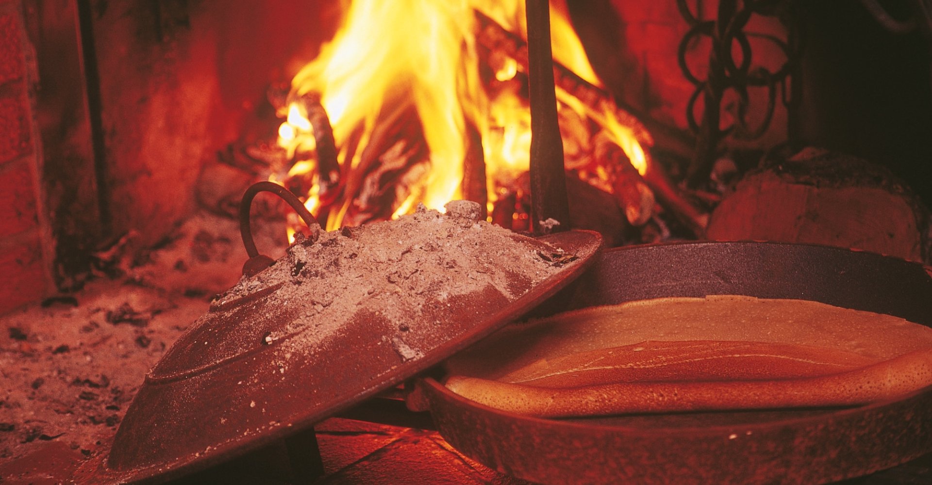 Honig und Kastanienmehl aus der Lunigiana