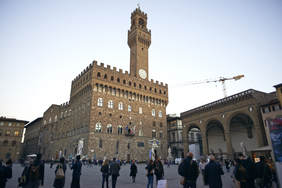 Piazza della Signoria and Palazzo Vecchio [Photo credits: We make them wonder]