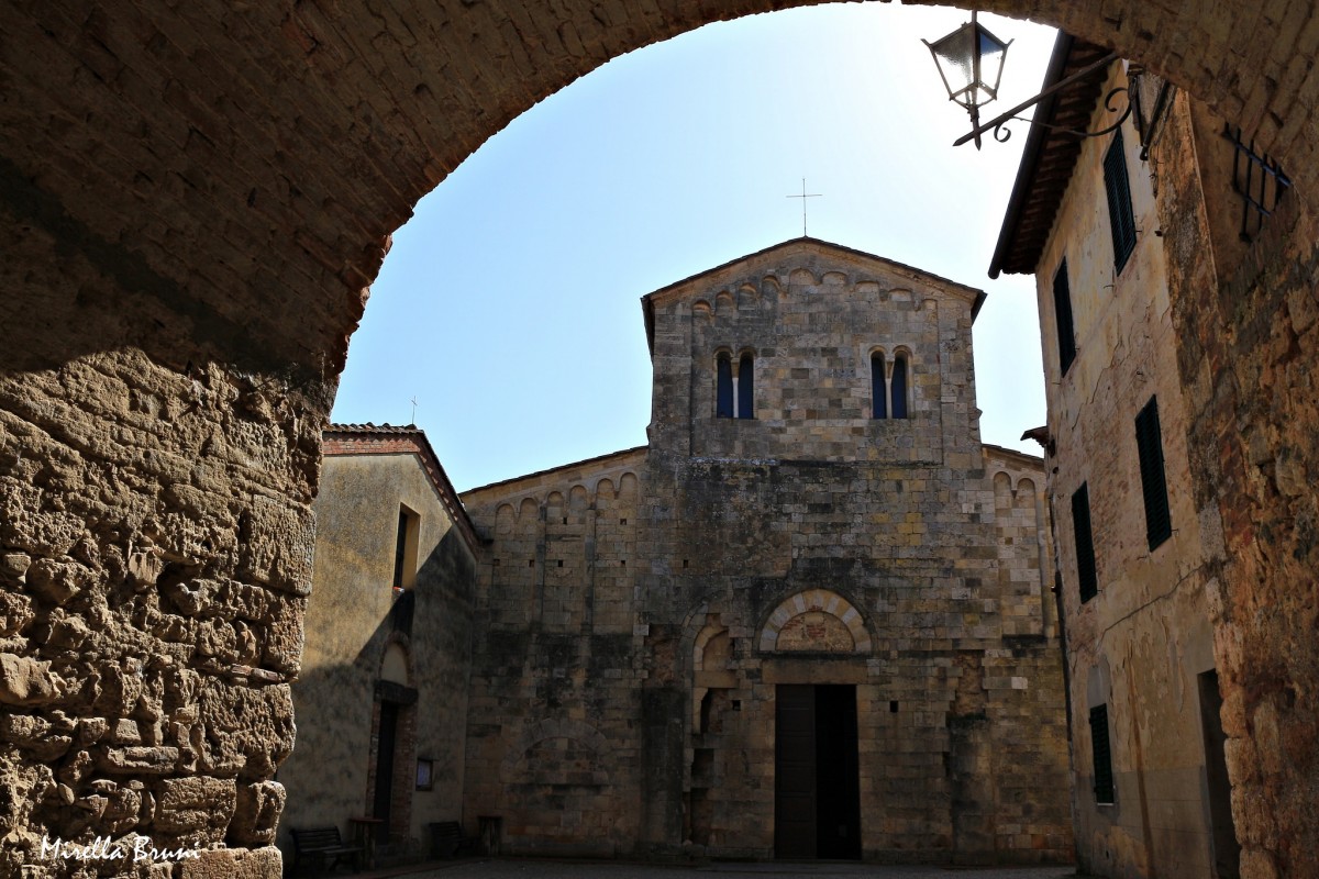 Abbazia dei Santi Salvatore e Cirino di Abbadia a Isola