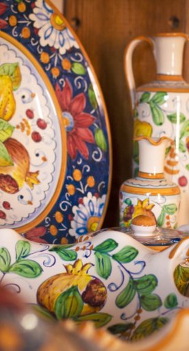 Traditional handicrafts in Tuscany: ceramics