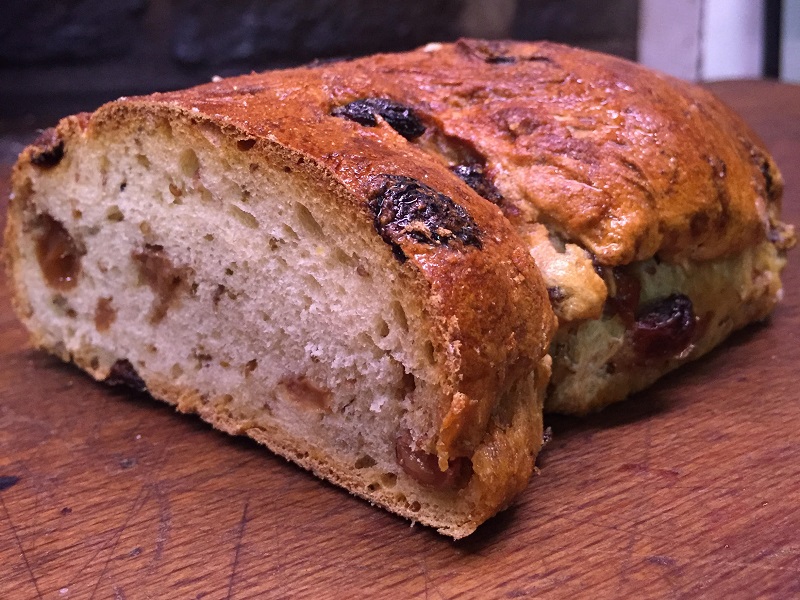 Buccellato bread