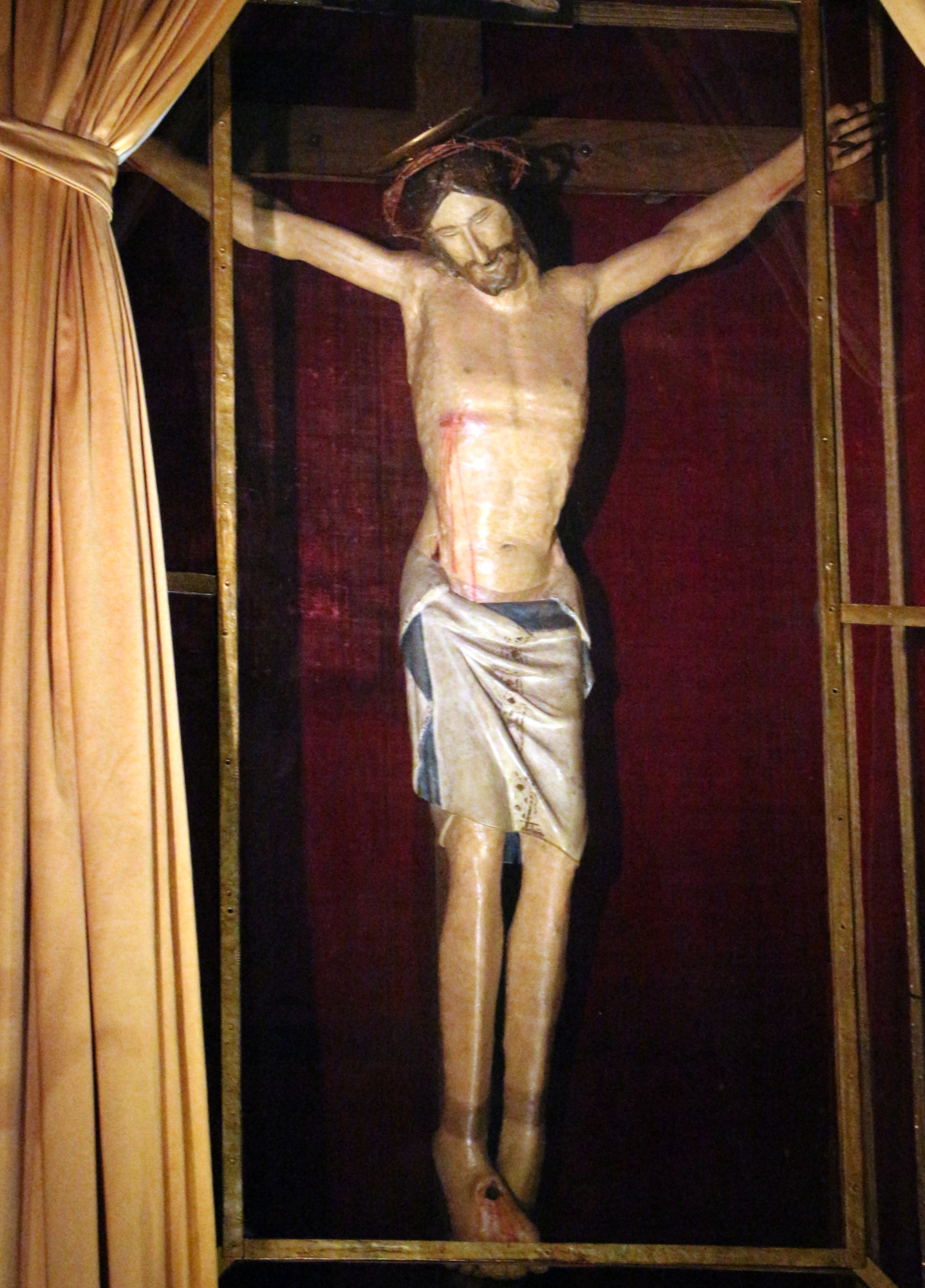 Holzkreuz der Pfarrkirche Santo Stefano in Campi