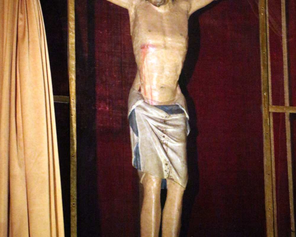 Crucifijo de madera de la Parroquia Santo Stefano a Campi